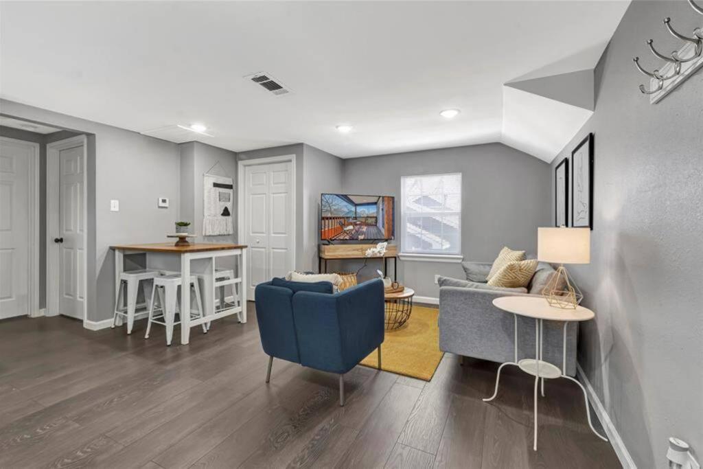 Super Cozy 2 Bedroom With Fast Wifi And Queen Bed Close To Downtown Houston!! Exterior photo