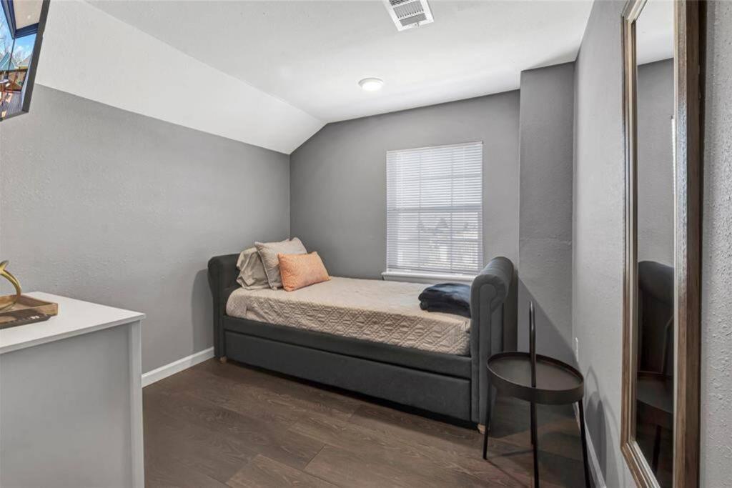 Super Cozy 2 Bedroom With Fast Wifi And Queen Bed Close To Downtown Houston!! Exterior photo