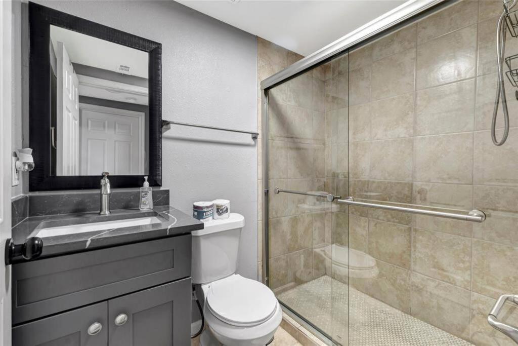Super Cozy 2 Bedroom With Fast Wifi And Queen Bed Close To Downtown Houston!! Exterior photo